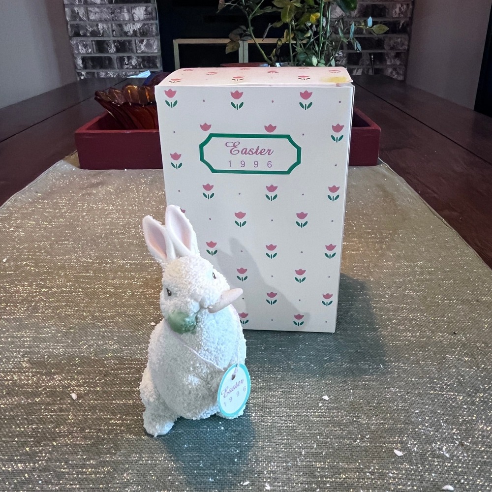 Department 56 Easter 1996 Bunny Figurine White Textured Rabbit with Box 2764-2